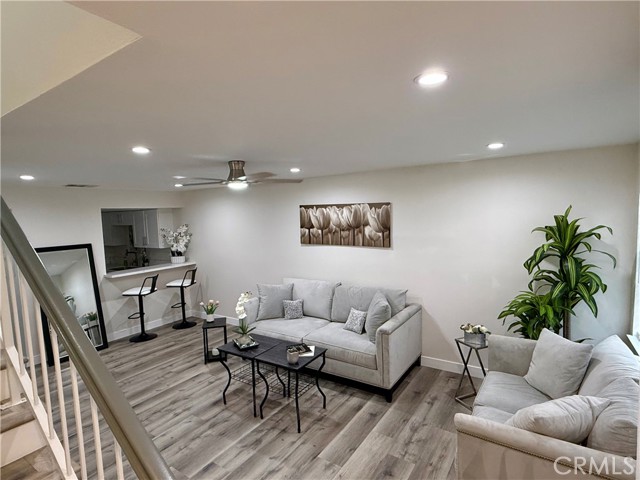 Detail Gallery Image 2 of 16 For 810 W Compton Blvd #7,  Compton,  CA 90220 - 2 Beds | 1/1 Baths