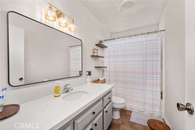 15454 Raymond, Fontana CA: https://media.crmls.org/medias/a04392ac-140b-46d3-a041-c2eb54218a40.jpg