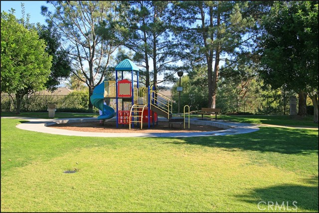 12 Stoneglen, Aliso Viejo CA: https://media.crmls.org/medias/a043f3b5-d104-4841-9d56-090907c94a7b.jpg
