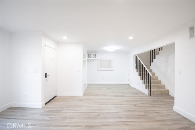 Detail Gallery Image 8 of 26 For 5114 W 1st St #C,  Santa Ana,  CA 92703 - 3 Beds | 2/1 Baths