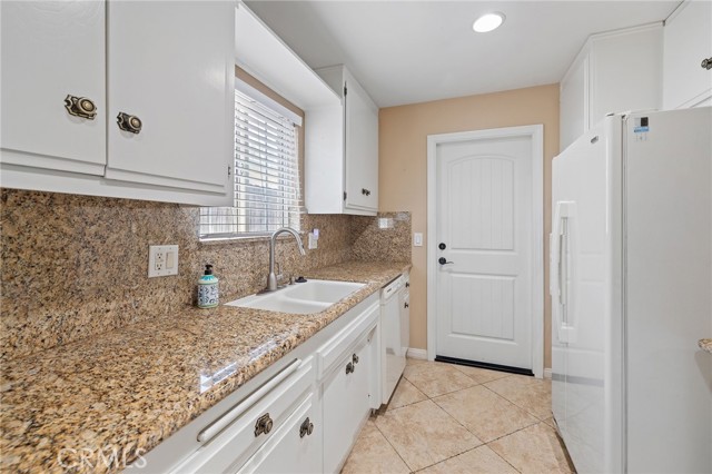 16409 Amber Valley Drive, Whittier CA: https://media.crmls.org/medias/a045f020-ceb9-4e96-b63d-650f725eea20.jpg