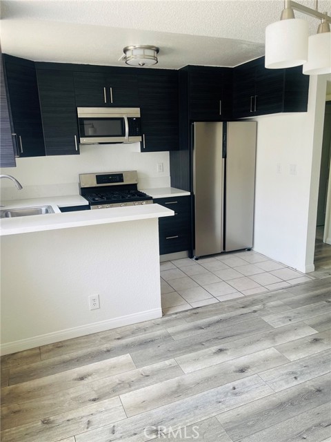 Detail Gallery Image 4 of 23 For 518 Oak St #7,  Glendale,  CA 91204 - 2 Beds | 1 Baths