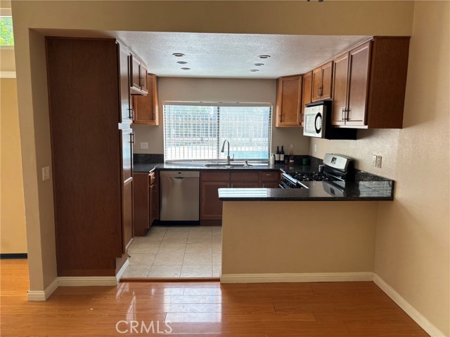 Detail Gallery Image 3 of 23 For 1026 Sheila Ct, Montebello,  CA 90640 - 2 Beds | 2 Baths