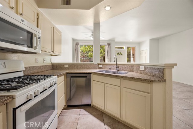 Detail Gallery Image 10 of 30 For 7967 E Monte Carlo Ave, Anaheim Hills,  CA 92808 - 2 Beds | 2/1 Baths