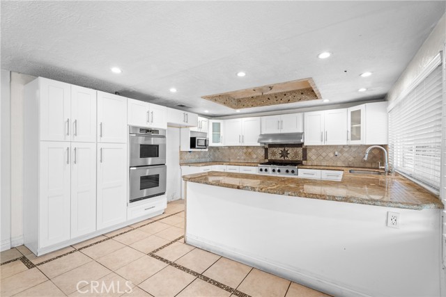 25496 Coral Wood Street, Lake Forest CA: https://media.crmls.org/medias/a0470e43-867e-4035-b672-87988ea5f5a7.jpg