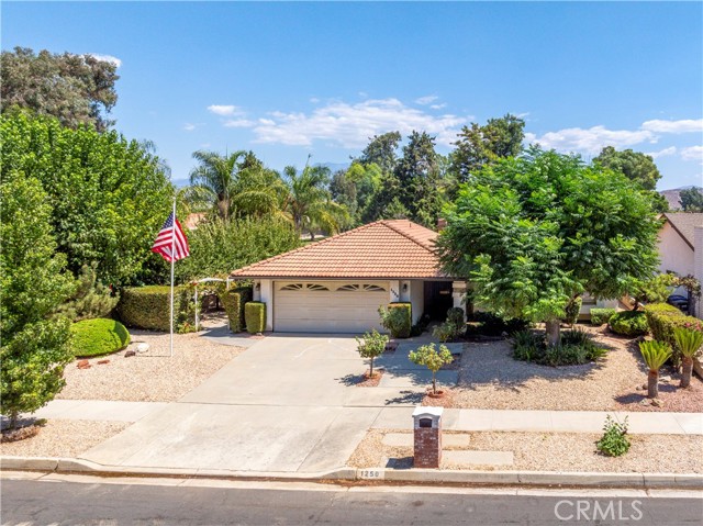 Detail Gallery Image 4 of 45 For 1250 Seven Hills Dr, Hemet,  CA 92545 - 3 Beds | 2 Baths