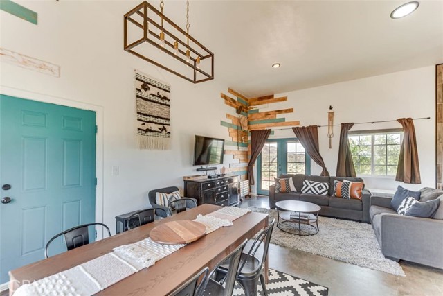 Detail Gallery Image 8 of 28 For 58725 Botkin Rd, Landers,  CA 92285 - 3 Beds | 2 Baths