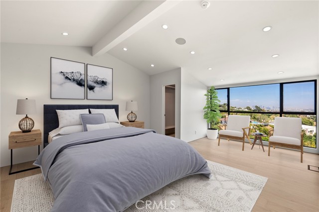 Detail Gallery Image 24 of 35 For 9336 Lloydcrest Dr, Beverly Hills,  CA 90210 - 3 Beds | 2 Baths