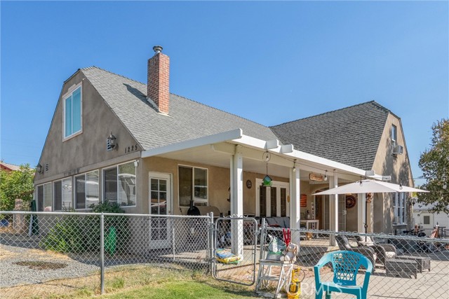 1225 Floral Avenue, Oroville CA: https://media.crmls.org/medias/a047efff-dbbc-4cb2-a608-64256d786dfd.jpg