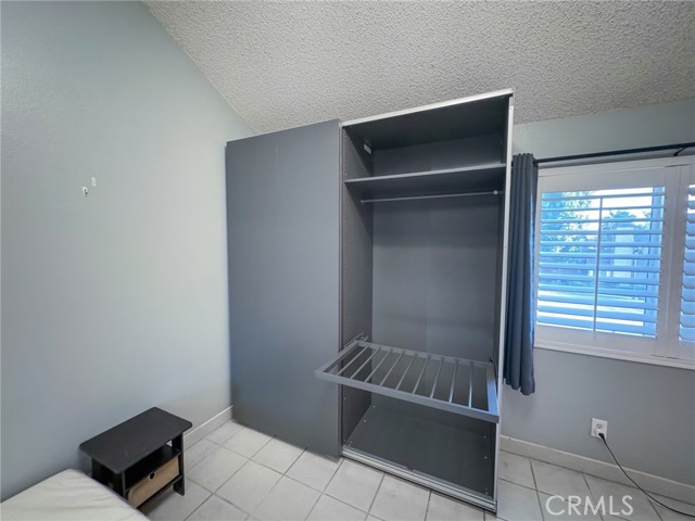 Detail Gallery Image 9 of 18 For 2818 Oak Creek Dr #C,  Ontario,  CA 91761 - 2 Beds | 2/1 Baths