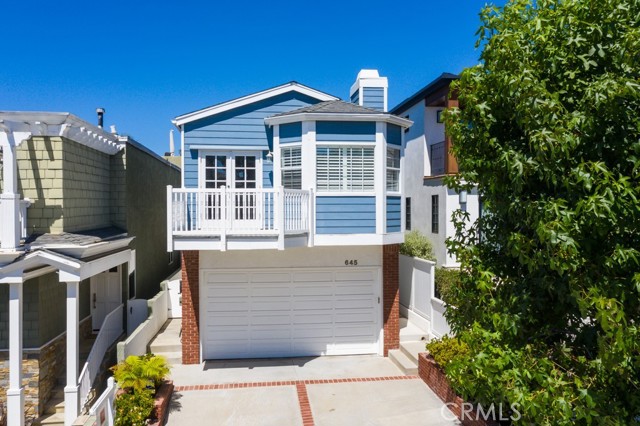 645 Longfellow Avenue, Hermosa Beach CA: https://media.crmls.org/medias/a0487472-59f4-4fcc-80e4-64910cbc992e.jpg