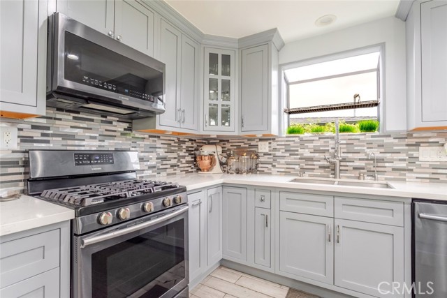 Detail Gallery Image 21 of 50 For 17242 Horace St, Granada Hills,  CA 91344 - 4 Beds | 4 Baths