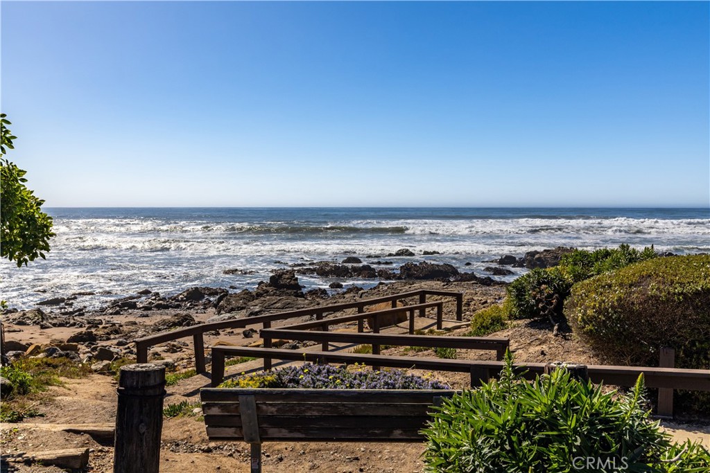 https://media.crmls.org/medias/a048df01-d431-4a8b-b70d-e12671102a96.jpg?preset=X-Large