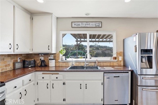 Detail Gallery Image 13 of 39 For 380 Highland Dr, Santa Maria,  CA 93455 - 3 Beds | 2 Baths