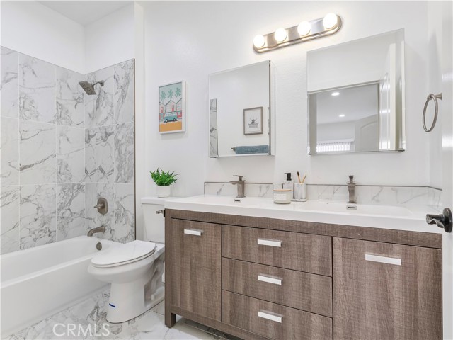 Detail Gallery Image 6 of 45 For 7320 Balboa Bld, Lake Balboa,  CA 91406 - 2 Beds | 2 Baths