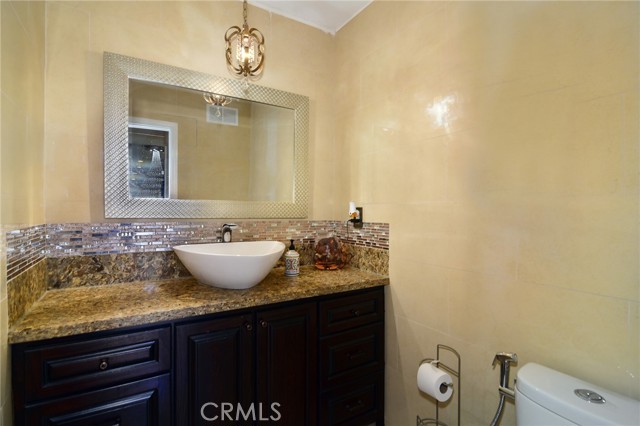 Detail Gallery Image 20 of 42 For 6508 Moorcroft Ave, Woodland Hills,  CA 91303 - 5 Beds | 3/1 Baths