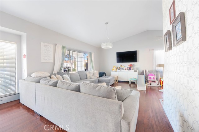 5038 Adobe, Palmdale CA: https://media.crmls.org/medias/a049ff16-84d6-4624-ae1e-4cd0980db486.jpg