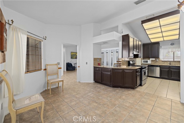 3648 Marilynn Street, Lancaster CA: https://media.crmls.org/medias/a04b1276-3d65-4813-a68d-4fa09e5e91f0.jpg