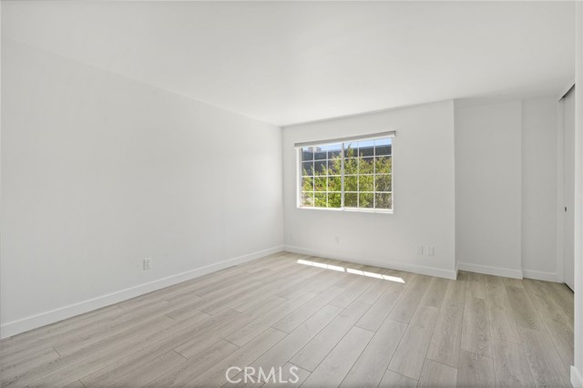 19211 Haynes Street, Reseda CA: https://media.crmls.org/medias/a04bd90b-0269-4395-afb5-fa0f46d0622e.jpg