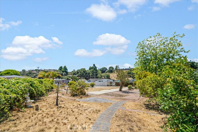 10 Mono Court, Grover Beach CA: https://media.crmls.org/medias/a04be500-2a9d-43ee-a7ba-71af70070781.jpg