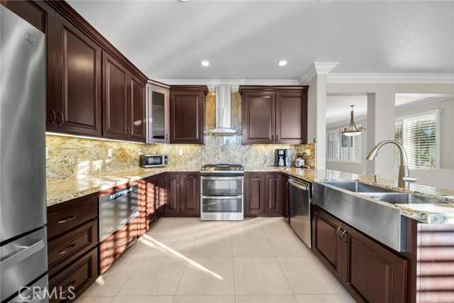 Detail Gallery Image 25 of 58 For 27641 Atlas Ln, Canyon Country,  CA 91351 - 4 Beds | 2/1 Baths