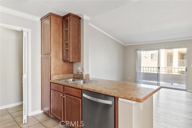 Detail Gallery Image 9 of 38 For 1027 Vista Del Cerro Unit 201, Corona,  CA 92879 - 2 Beds | 2 Baths