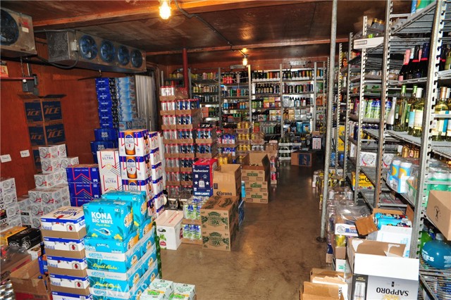 16561 Bolsa Chica, Huntington Beach CA: https://media.crmls.org/medias/a04d08a6-05a0-4070-9b5c-e964215abd1d.jpg