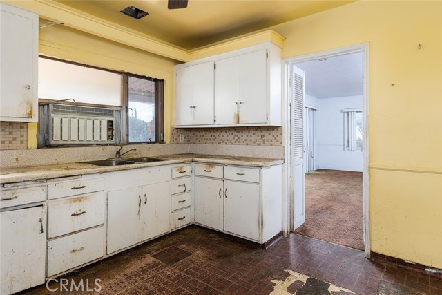 Detail Gallery Image 12 of 35 For 10457 Helendale Ave, Tujunga,  CA 91042 - 3 Beds | 2 Baths