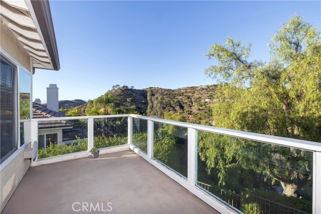 6307 E Rocking Horse Way, Orange CA: https://media.crmls.org/medias/a04e08ba-283f-4b04-b65d-5b4d7b7a7892.jpg