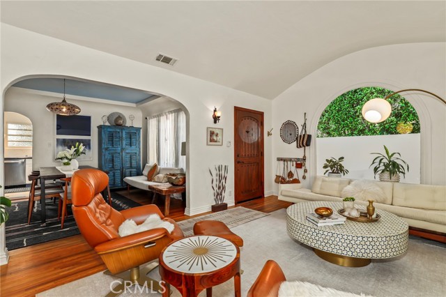 Detail Gallery Image 4 of 39 For 1619 S Curson, Los Angeles,  CA 90019 - 3 Beds | 2 Baths