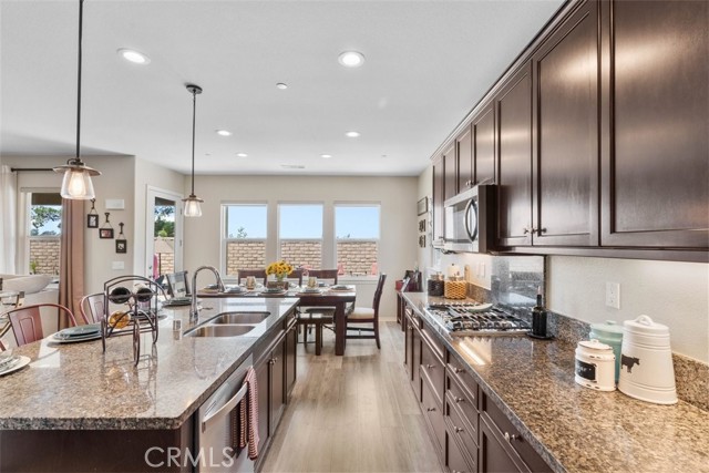 35403 Laurel Tree Court, Winchester CA: https://media.crmls.org/medias/a04e7b92-3516-4433-88f4-23378a126e74.jpg