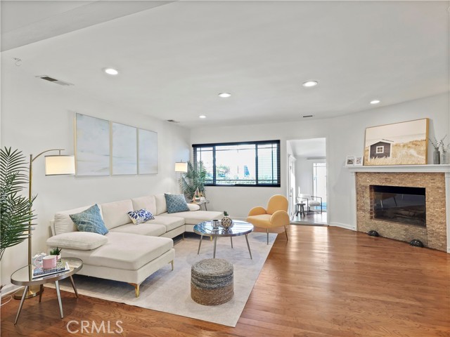 Detail Gallery Image 12 of 57 For 8110 Lesner Ave, Lake Balboa,  CA 91406 - 3 Beds | 2 Baths