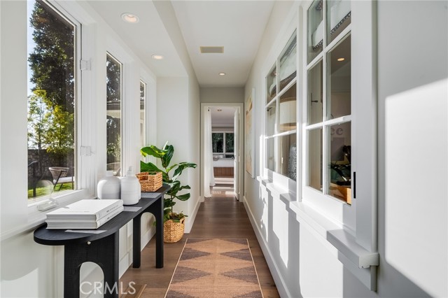Detail Gallery Image 10 of 30 For 360 Diamond St, Laguna Beach,  CA 92651 - 4 Beds | 3 Baths