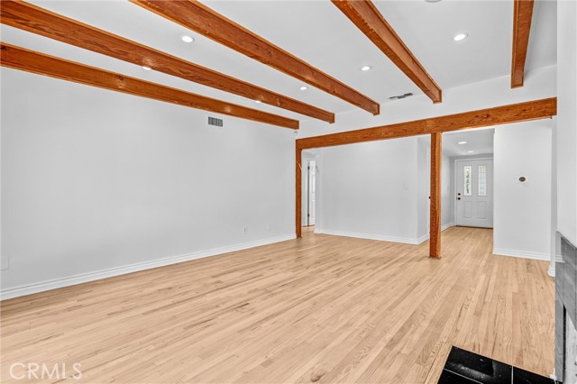6106 Wilkinson Avenue photo 10
