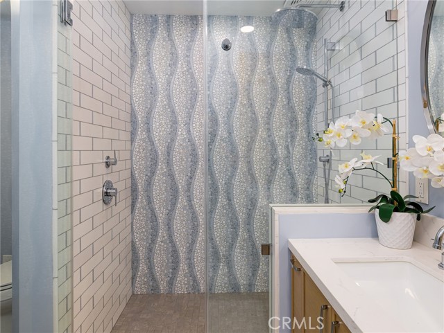 237 Via Los Miradores, Redondo Beach CA: https://media.crmls.org/medias/a0513c32-735c-49fb-a9ce-3837cc0f7c92.jpg