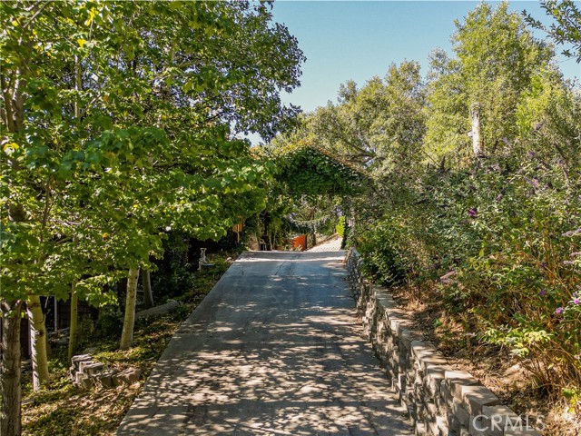 Detail Gallery Image 2 of 38 For 30910 Old City Creek Dr, Running Springs,  CA 92382 - 3 Beds | 2/1 Baths