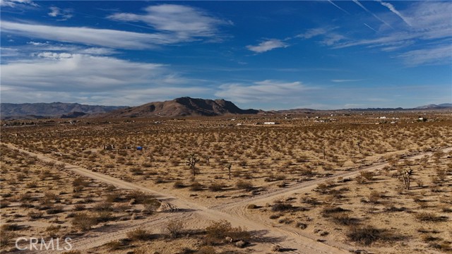 Detail Gallery Image 6 of 9 For 718 Candela Ave, Joshua Tree,  CA 92252 - – Beds | – Baths