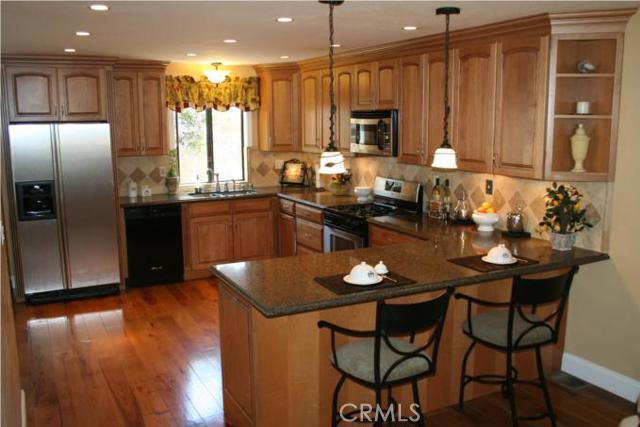 208 Irena Avenue, Redondo Beach, California 90277, 4 Bedrooms Bedrooms, ,2 BathroomsBathrooms,Residential,Sold,Irena,S09074595