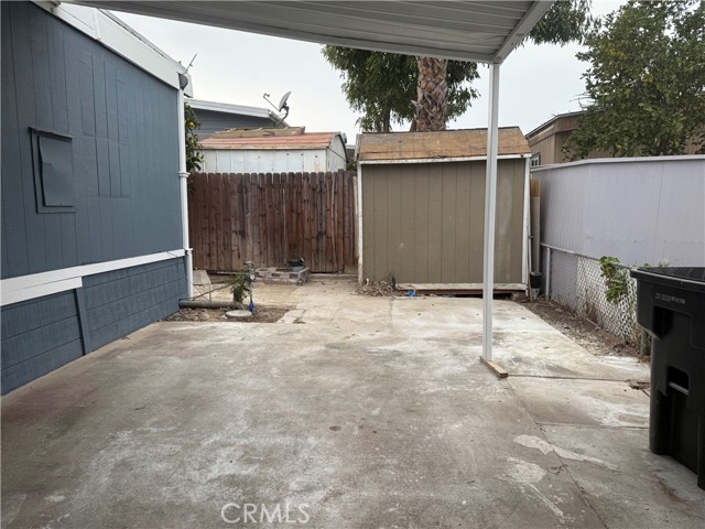 995 Pomona Road, Corona CA: https://media.crmls.org/medias/a052b12c-8c53-446f-9b38-9656ede6d515.jpg
