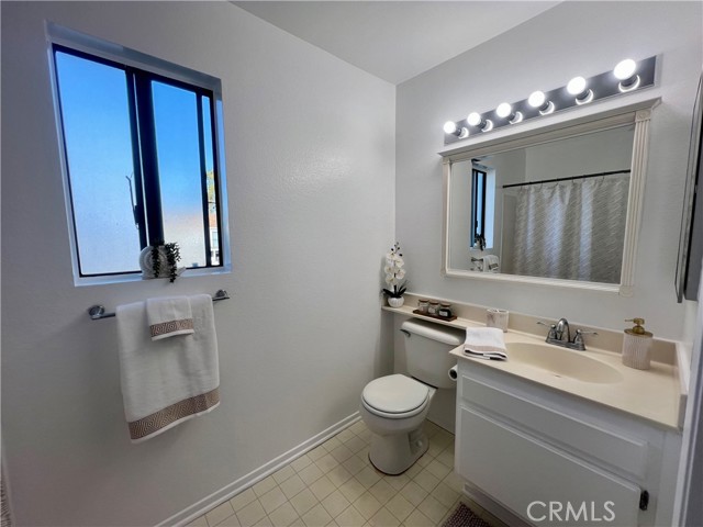 Detail Gallery Image 7 of 38 For 3516 E Ransom St #204,  Long Beach,  CA 90804 - 2 Beds | 2 Baths