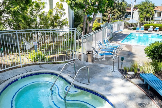 800 Camino Real, Redondo Beach, California 90277, 1 Bedroom Bedrooms, ,1 BathroomBathrooms,Residential,Sold,Camino Real,SB23189640