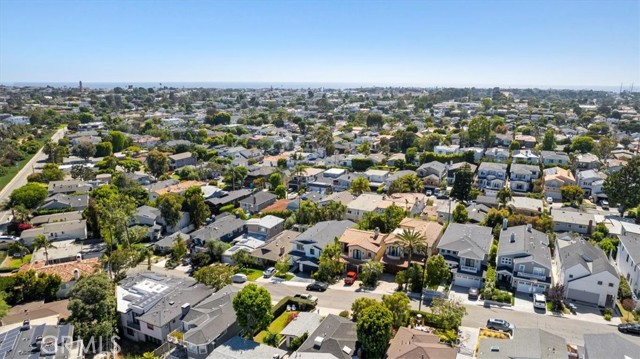 3213 Pine Ave, Manhattan Beach, California 90266, 5 Bedrooms Bedrooms, ,1 BathroomBathrooms,Residential,Sold,Pine Ave,SB22146634