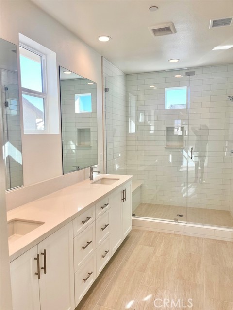 Detail Gallery Image 14 of 16 For 381 S Nevada Ave, Ventura,  CA 93004 - 3 Beds | 2/1 Baths