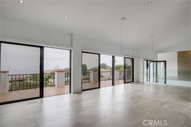 Detail Gallery Image 16 of 46 For 1424 via Zumaya, Palos Verdes Estates,  CA 90274 - 5 Beds | 4 Baths
