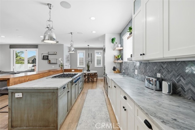 Detail Gallery Image 12 of 71 For 406 S Gertruda, Redondo Beach,  CA 90277 - 5 Beds | 4/1 Baths