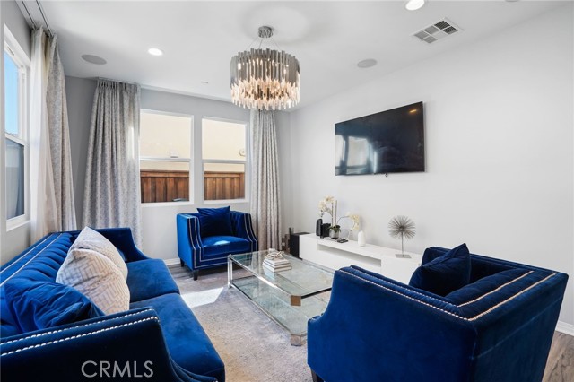 825 Sweetbay Lane, Los Angeles CA: https://media.crmls.org/medias/a05490a0-8a8c-4575-8d19-29171bb21a1e.jpg
