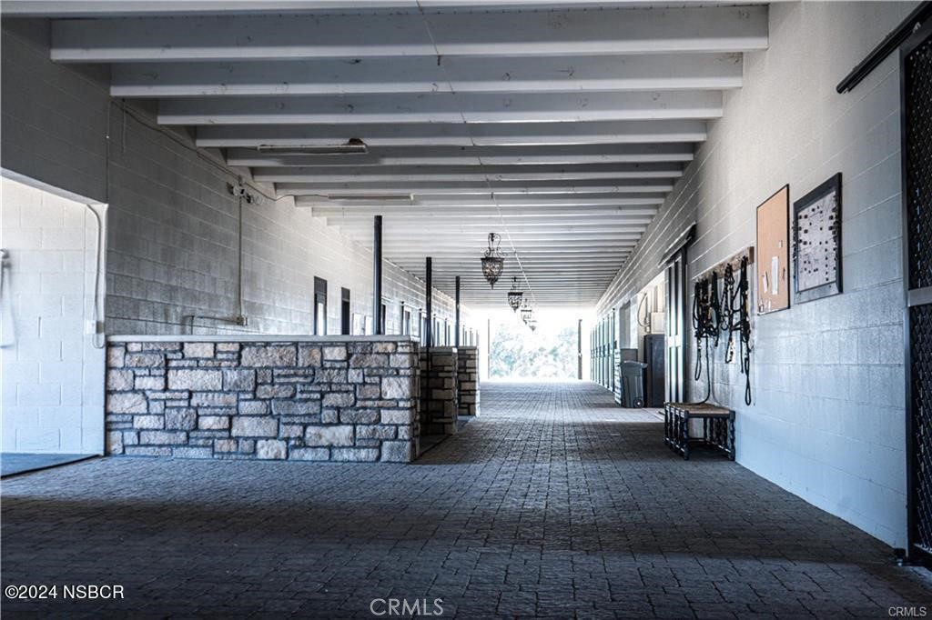 https://media.crmls.org/medias/a0550494-82ec-405f-b892-3003eb0f509e.jpg?preset=X-Large