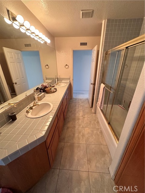 5342 Duke Drive, La Palma CA: https://media.crmls.org/medias/a0554994-c7c5-460e-9a2a-881f236cd735.jpg