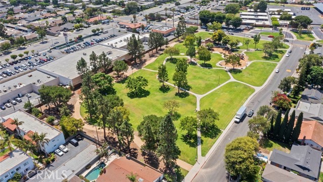 Detail Gallery Image 31 of 32 For 14032 Woodlawn Ave, Tustin,  CA 92780 - 4 Beds | 2 Baths