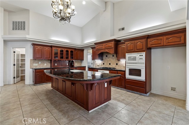 Detail Gallery Image 9 of 38 For 3255 Hollow, Madera,  CA 93637 - 5 Beds | 3 Baths